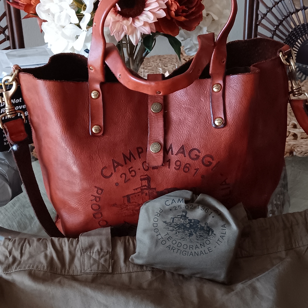 Campomaggi  NWT" Chestnut Leather Tote
